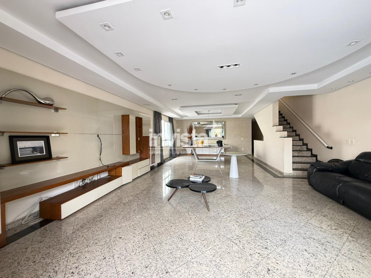 Casa à venda no bairro Embaré