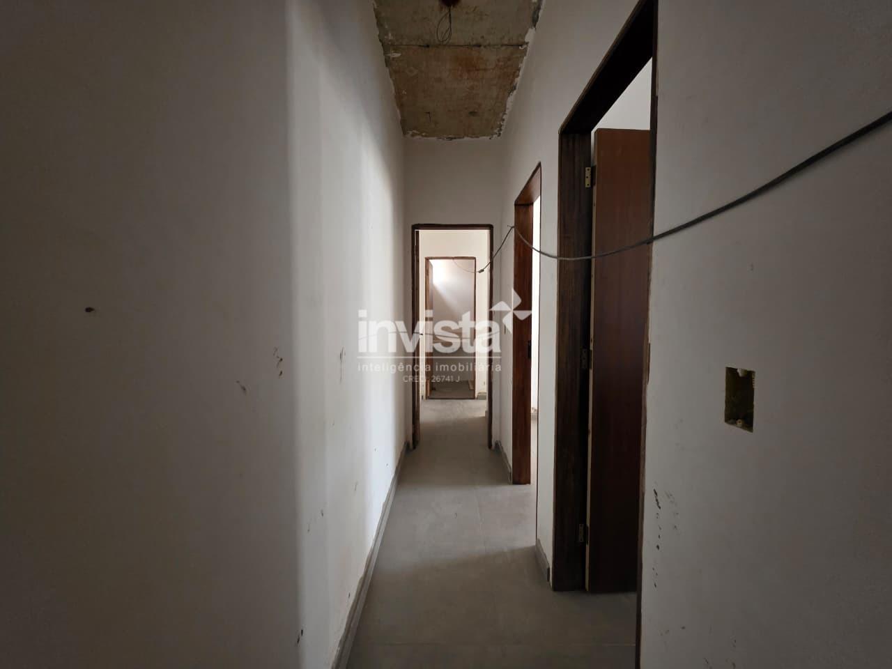 Casa &agrave; venda no bairro Encruzilhada - Santos