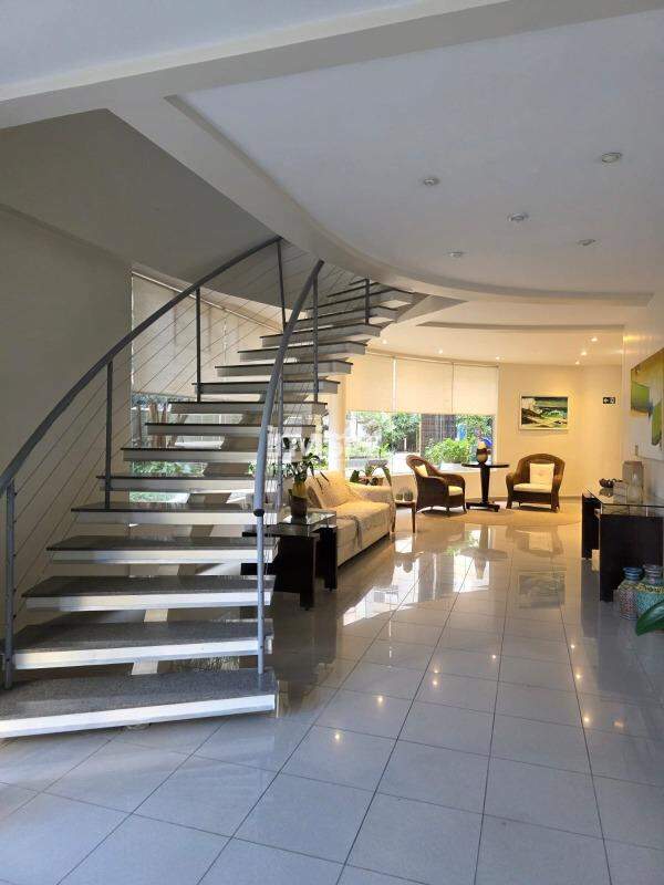 C&oacute;digo: 40373 R$ 12.000,00 Apartamento para alugar no bairro Gonzaga 202 m&sup2; 3 quartos 2 vagas - Santos