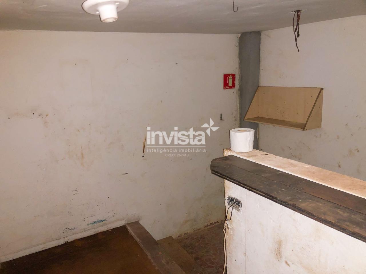 Loja para alugar em Centro Comercial no Gonzaga | Esquina Interna com Vitrine Dupla | Mezanino - Santos