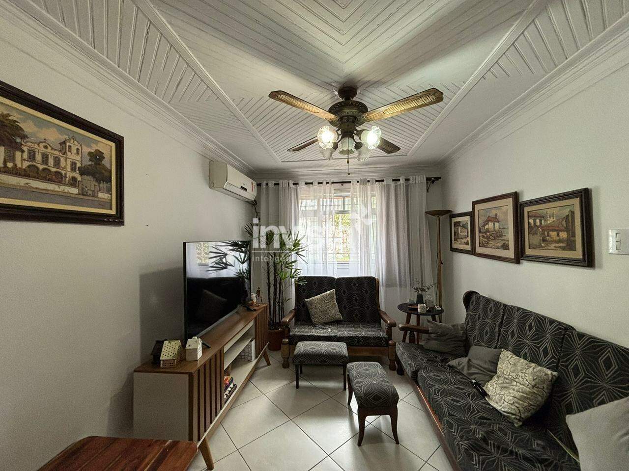 Casa &agrave; venda em Santos-SP no bairro Marap&eacute;, com 2 dormit&oacute;rios e 130m&sup2; - Santos