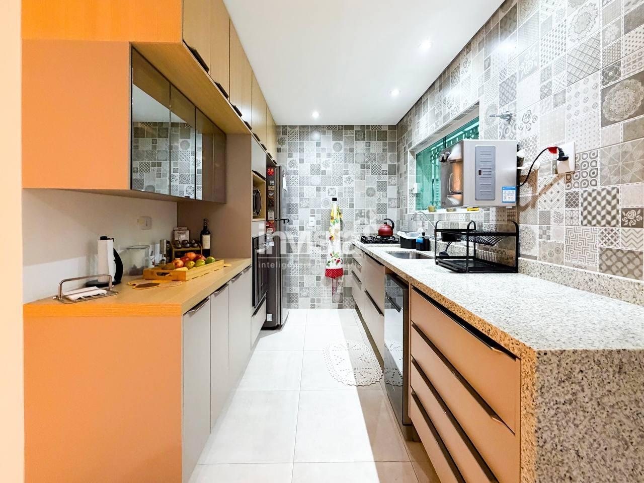 Casa &agrave; venda no bairro Embar&eacute; - Santos