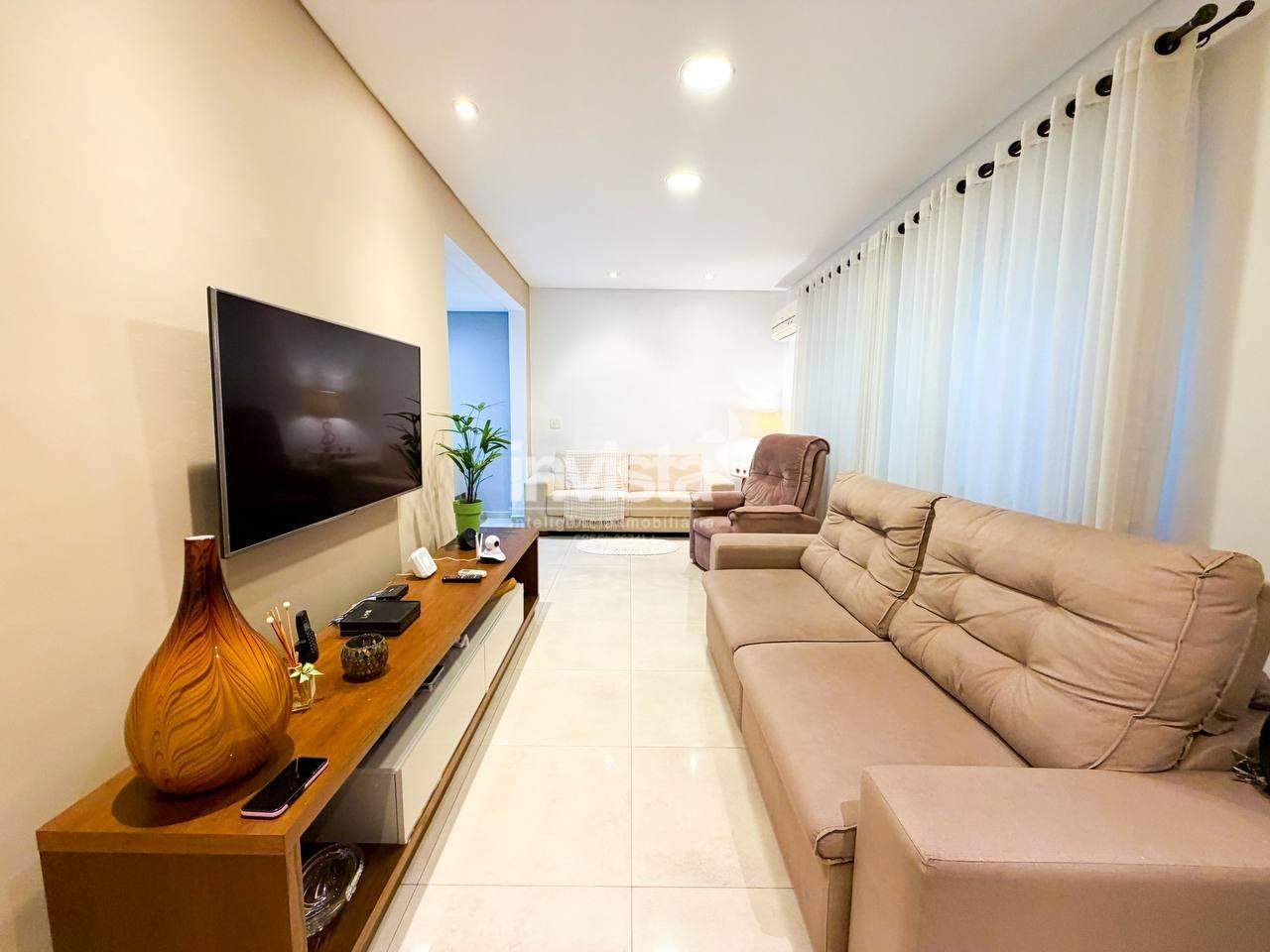 C&oacute;digo: 40705 R$ 1.400.000,00 Casa &agrave; venda no bairro Embar&eacute; 131 m&sup2; 3 quartos 2 vagas - Santos