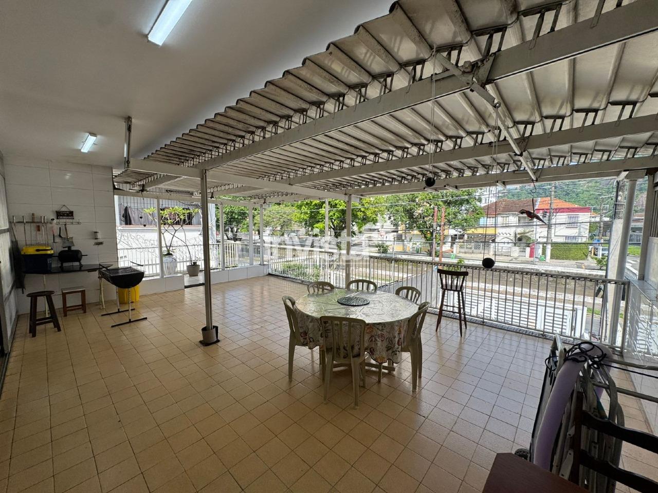 C&oacute;digo: 40706 R$ 1.450.000,00 Casa &agrave; venda no bairro Campo Grande 249 m&sup2; 3 quartos 2 vagas - Santos