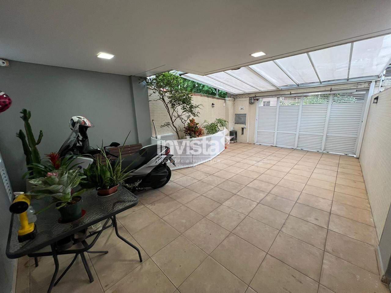 C&oacute;digo: 41087 R$ 1.445.000,00 Casa &agrave; venda no bairro Embar&eacute; 144 m&sup2; 3 quartos 2 vagas - Santos