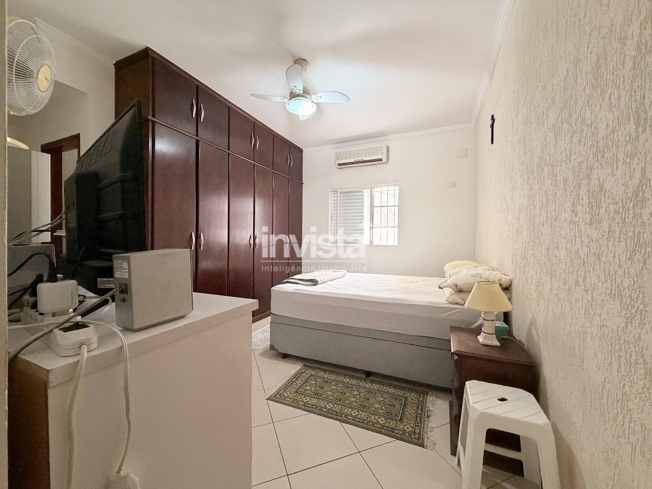 EMBAR&Eacute; | CASA SOBREPOSTA BAIXA, 3 DORMIT&Oacute;RIOS, 2 VAGAS E &Aacute;REA COM CHURRASQUEIRA A 2 QUADRAS DA PRAIA - Santos