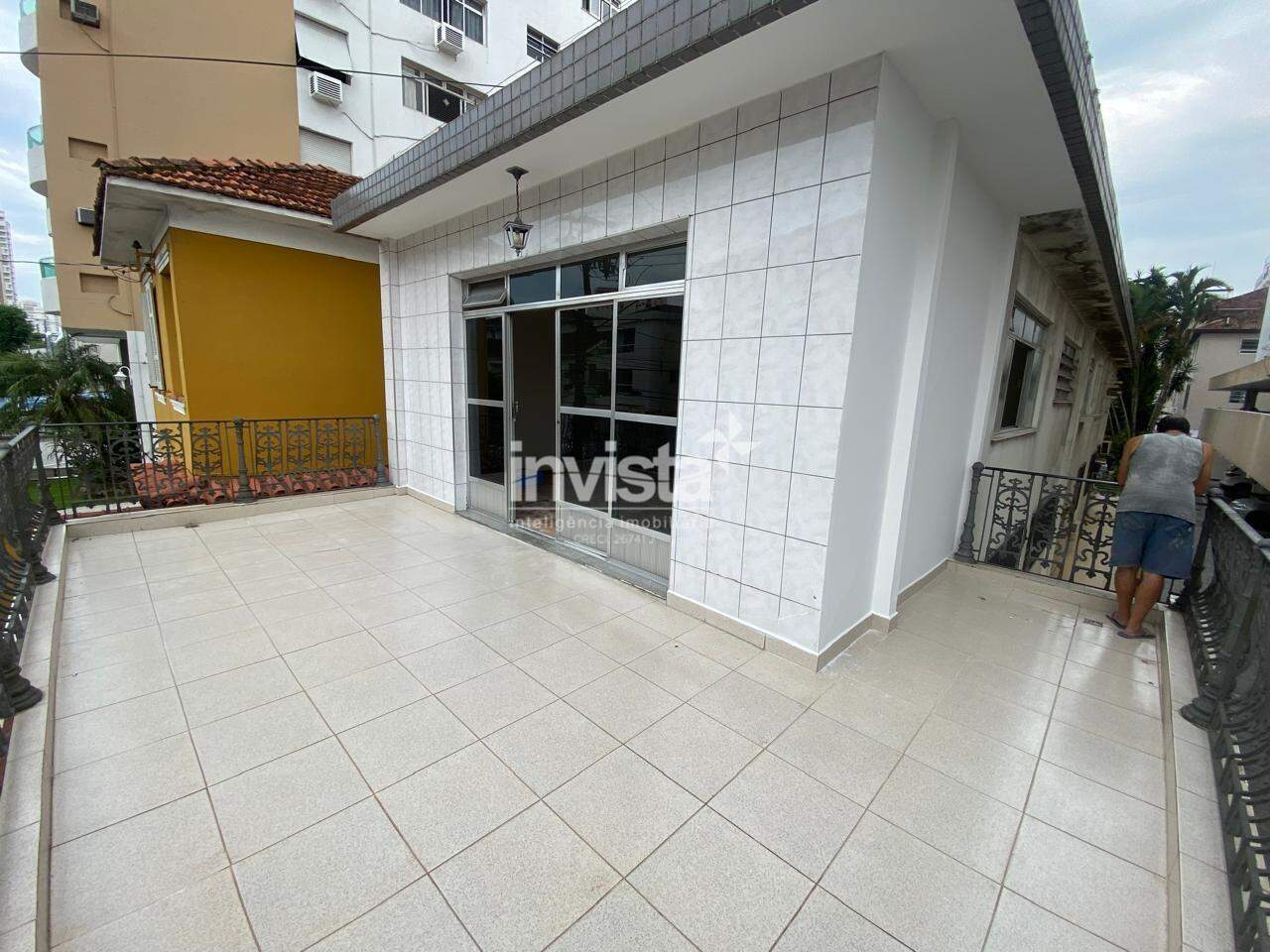 C&oacute;digo: 41164 R$ 5.300,00 Casa Sobreposta Alta para alugar em Santos-SP no bairro Campo Grande, com 3 dormit&oacute;rios e 132m&sup2; 132 m&sup2; 3 quartos 2 vagas - Santos
