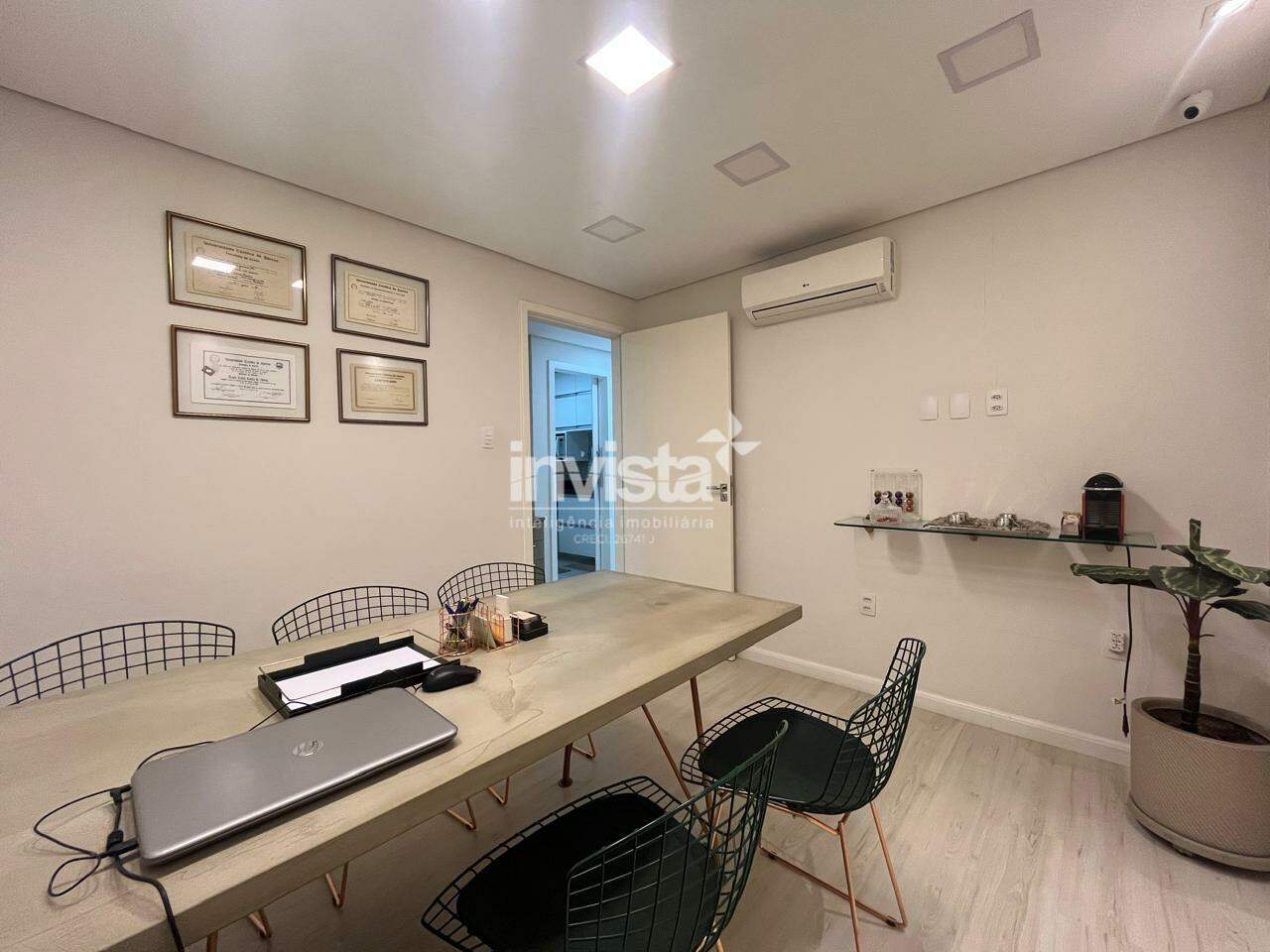 C&oacute;digo: 41227 R$ 4.500,00 Sala Comercial para alugar em Santos-SP no bairro Gonzaga, com 0 dormit&oacute;rio e 88m&sup2; 88 m&sup2; 0 quartos 0 vagas - Santos