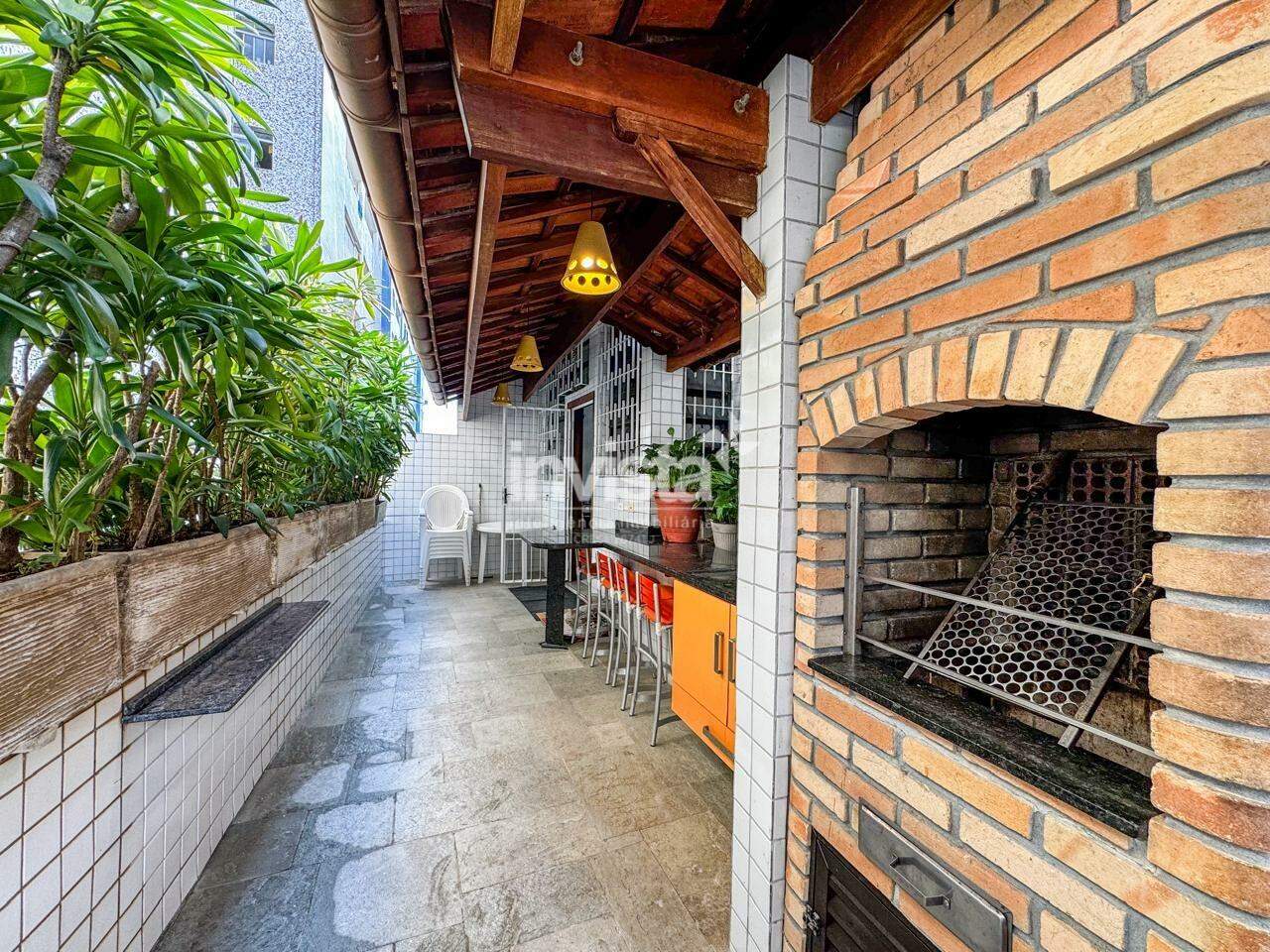 C&oacute;digo: 41319 R$ 1.990.000,00 Casa &agrave; venda no bairro Gonzaga 157 m&sup2; 4 quartos 2 vagas - Santos