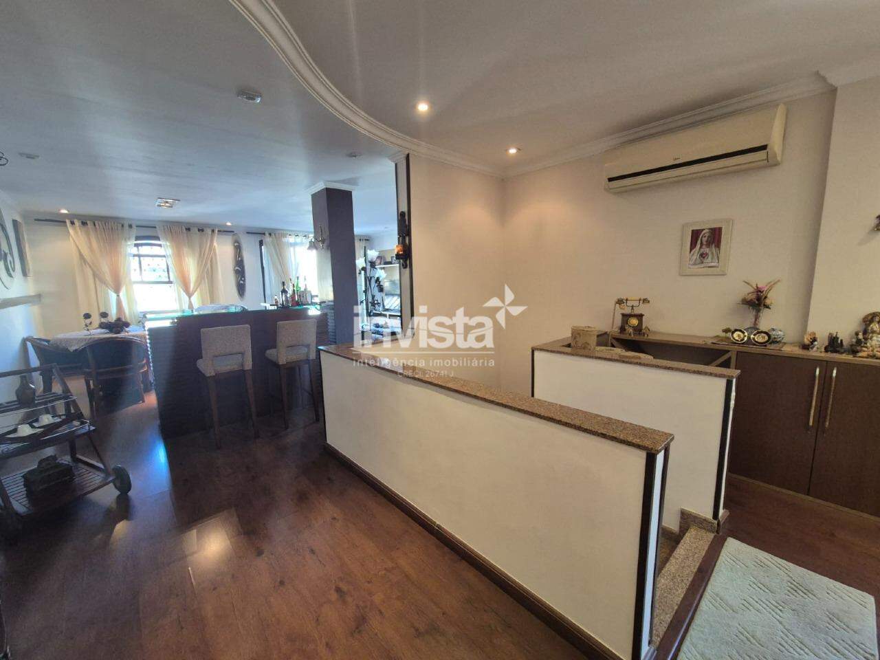 Casa &agrave; venda em Santos-SP no bairro Marap&eacute;, com 2 dormit&oacute;rios e 147m&sup2; - Santos