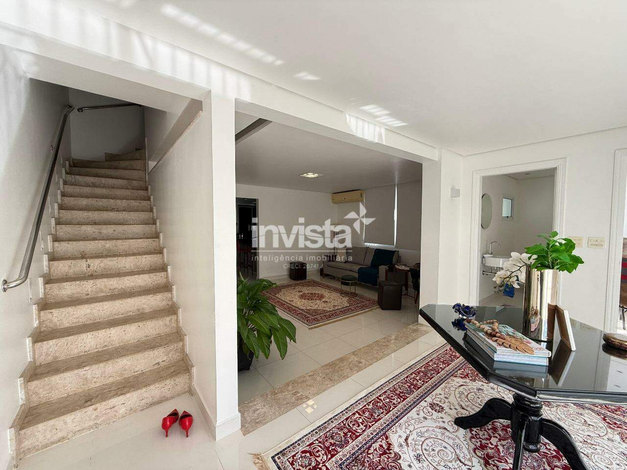 C&oacute;digo: 4151 R$ 1.170.000,00 Casa &agrave; venda em Santos-SP no bairro Encruzilhada, com 3 dormit&oacute;rios e 202m&sup2; 202 m&sup2; 3 quartos 2 vagas - Santos