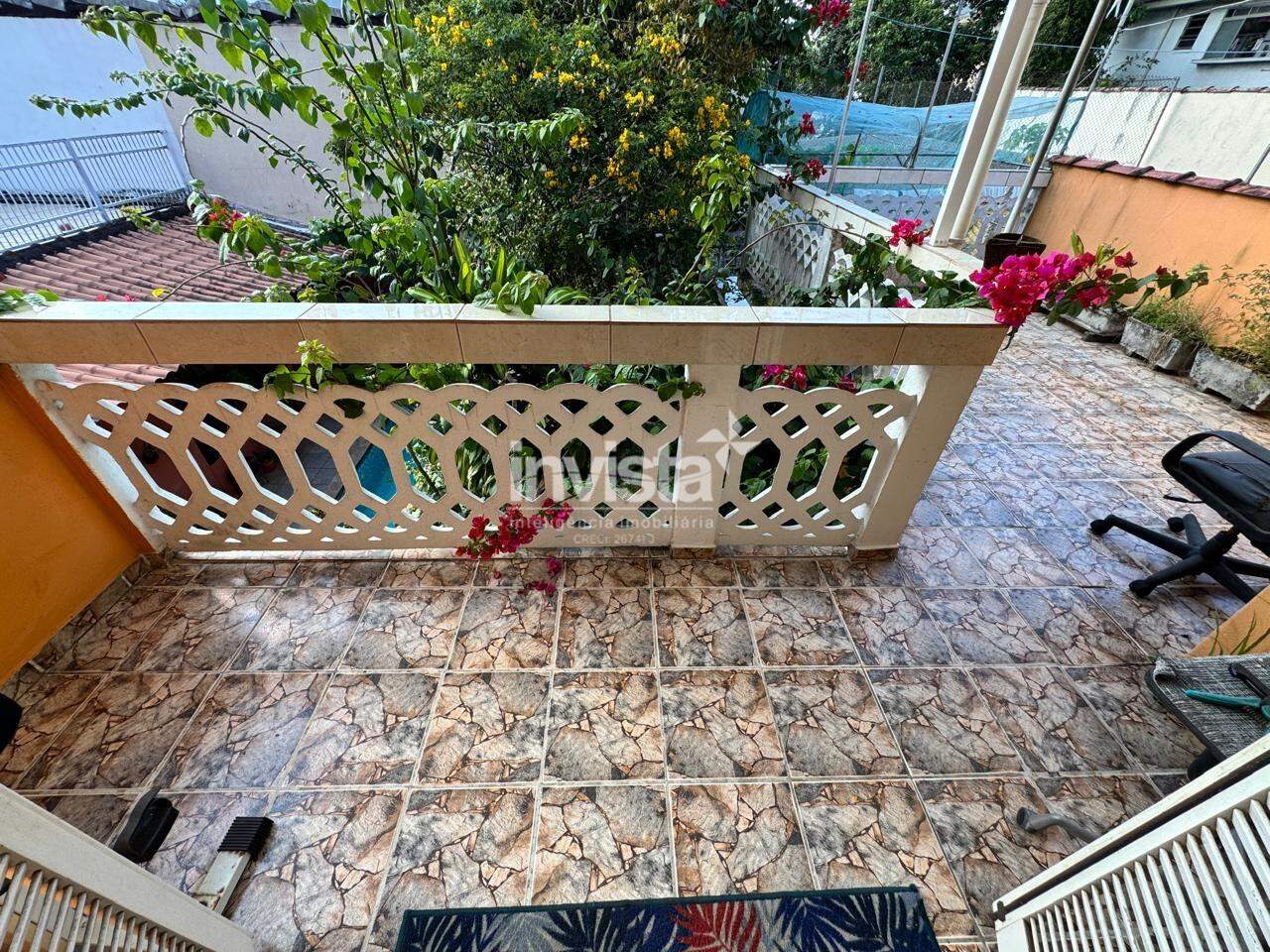 Casa &agrave; venda em Santos-SP no bairro Pomp&eacute;ia, com 3 dormit&oacute;rios e 124m&sup2; - Santos