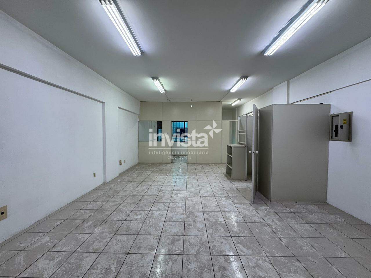 C&oacute;digo: 41663 R$ 4.000,00 Sala Comercial para alugar em Santos-SP no bairro CENTRO, com 1 dormit&oacute;rio e 140m&sup2; 140 m&sup2; 1 quarto 2 vagas - Santos