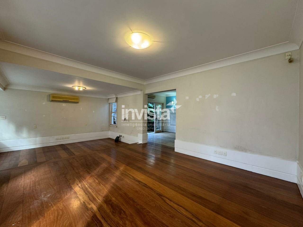 C&oacute;digo: 41669 R$ 2.980.000,00 Casa &agrave; venda em Santos-SP no bairro Gonzaga, com 3 dormit&oacute;rios e 216m&sup2; 216 m&sup2; 3 quartos 2 vagas - Santos