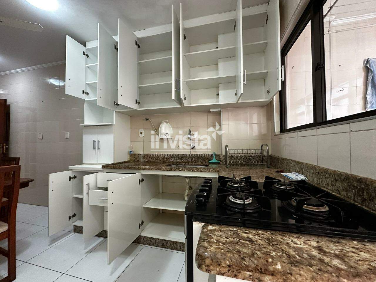 Apartamento para alugar em Santos-SP no bairro Embar&eacute;, com 2 dormit&oacute;rios e 79m&sup2; - Santos