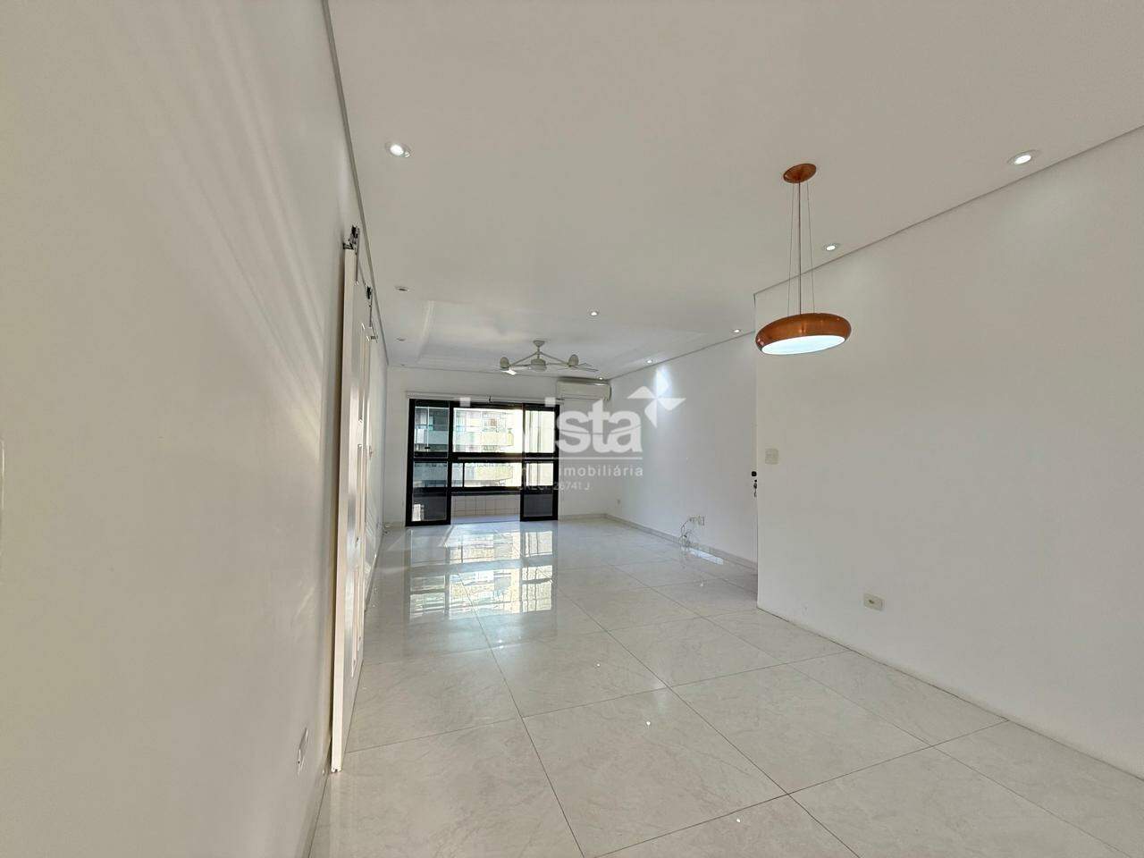Apartamento para alugar em Santos-SP no bairro Embar&eacute;, com 3 dormit&oacute;rios e 123m&sup2; - Santos