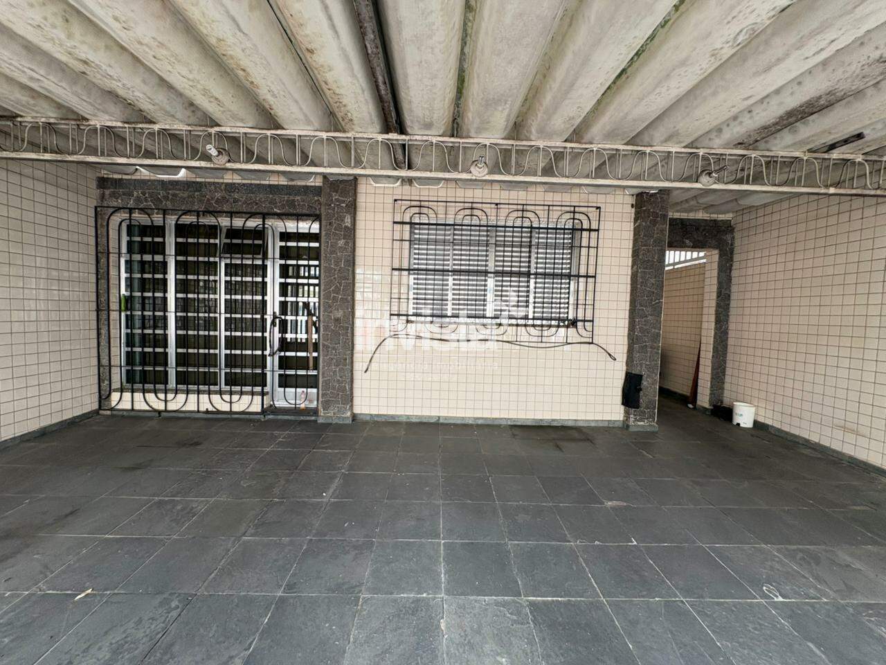 C&oacute;digo: 41858 R$ 1.250.000,00 Casa &agrave; venda em Santos-SP no bairro Aparecida, com 3 dormit&oacute;rios e 143m&sup2; 143 m&sup2; 3 quartos 3 vagas - Santos