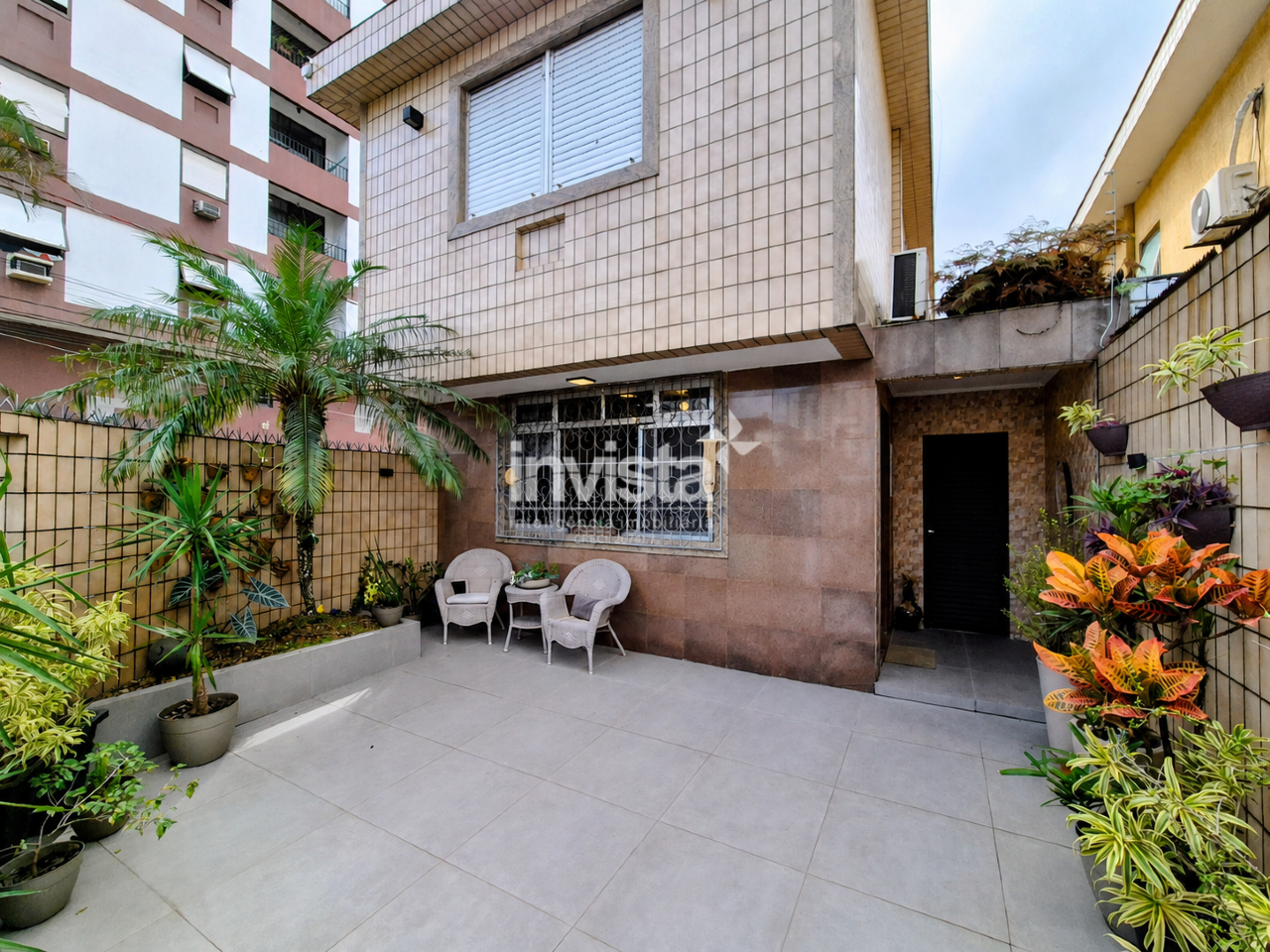 C&oacute;digo: 42068 R$ 1.640.000,00 Casa &agrave; venda em Santos-SP no bairro Ponta da Praia, com 4 dormit&oacute;rios e 172m&sup2; 172 m&sup2; 4 quartos 3 vagas - Santos