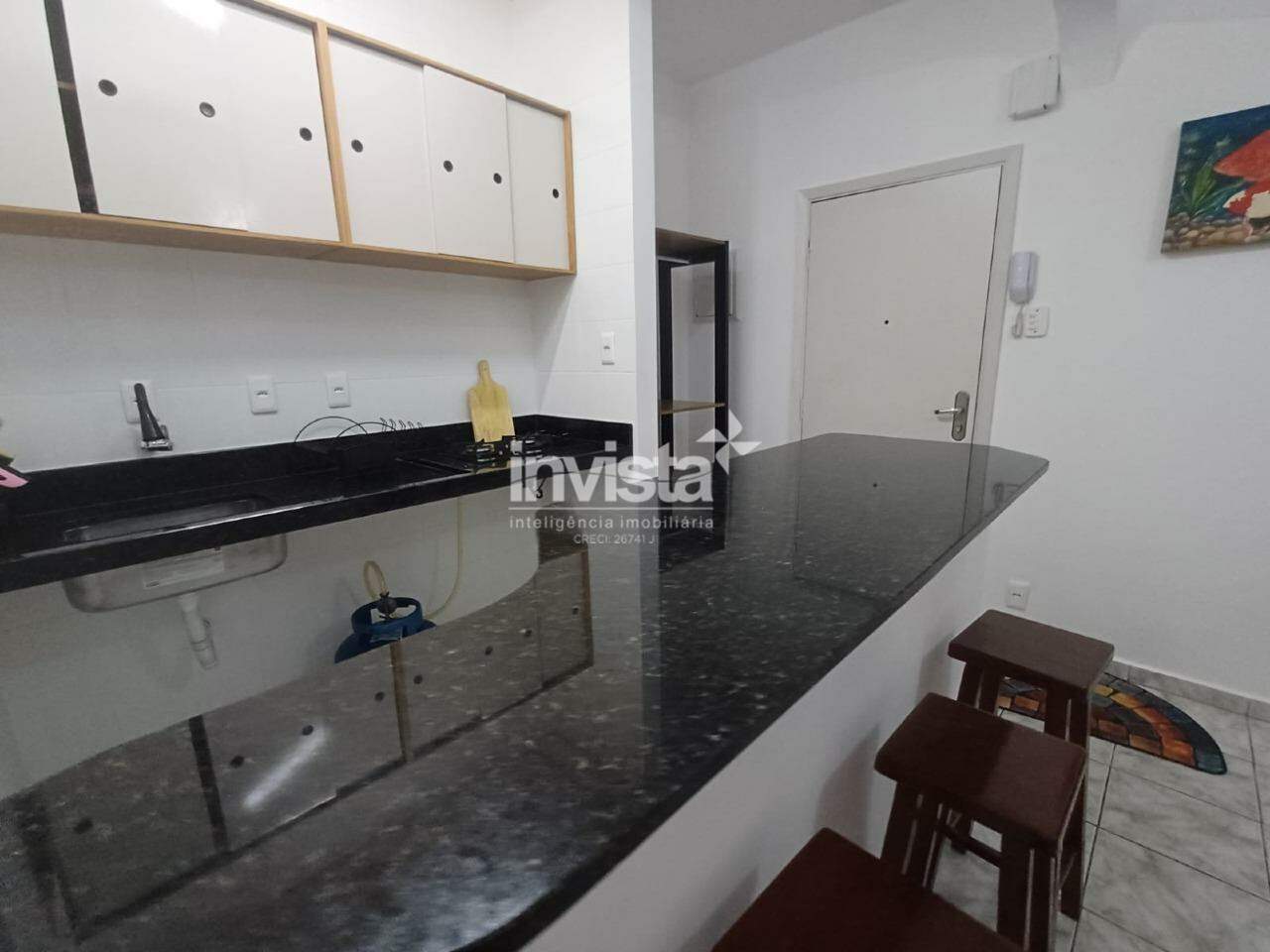SALA LIVING MOBILIADA NO CORA&Ccedil;&Atilde;O DO GONZAGA &ndash; 1 QUADRA DA PRAIA - Santos