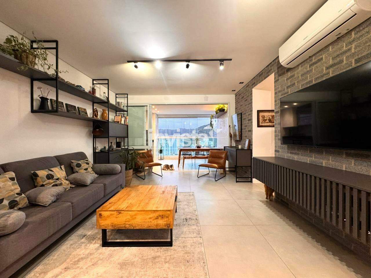 C&oacute;digo: 42256 R$ 1.720.000,00 Apartamento &agrave; venda em Santos-SP no bairro Pomp&eacute;ia, com 2 dormit&oacute;rios e 107m&sup2; 107 m&sup2; 2 quartos 2 vagas - Santos
