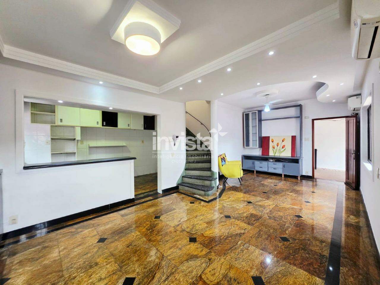 C&oacute;digo: 42464 R$ 950.000,00 Casa &agrave; venda em Santos-SP no bairro Macuco, com 3 dormit&oacute;rios e 140m&sup2; 140 m&sup2; 3 quartos 2 vagas - Santos