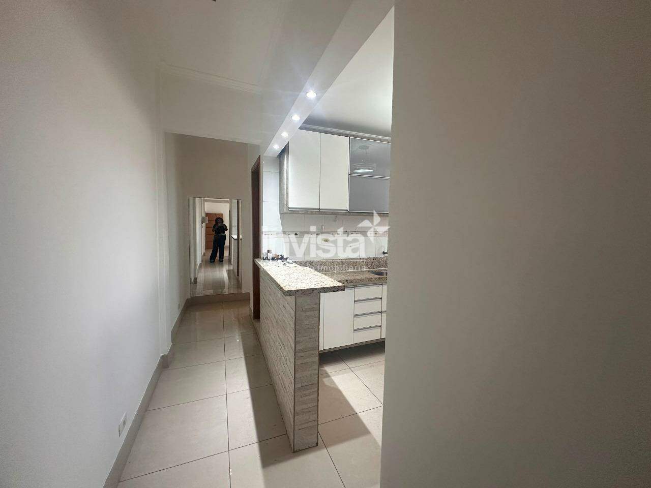 Apartamento para Aluguel no Boqueir&atilde;o (Santos) | 2 dorms (1 su&iacute;te) e 2 varandas - Santos