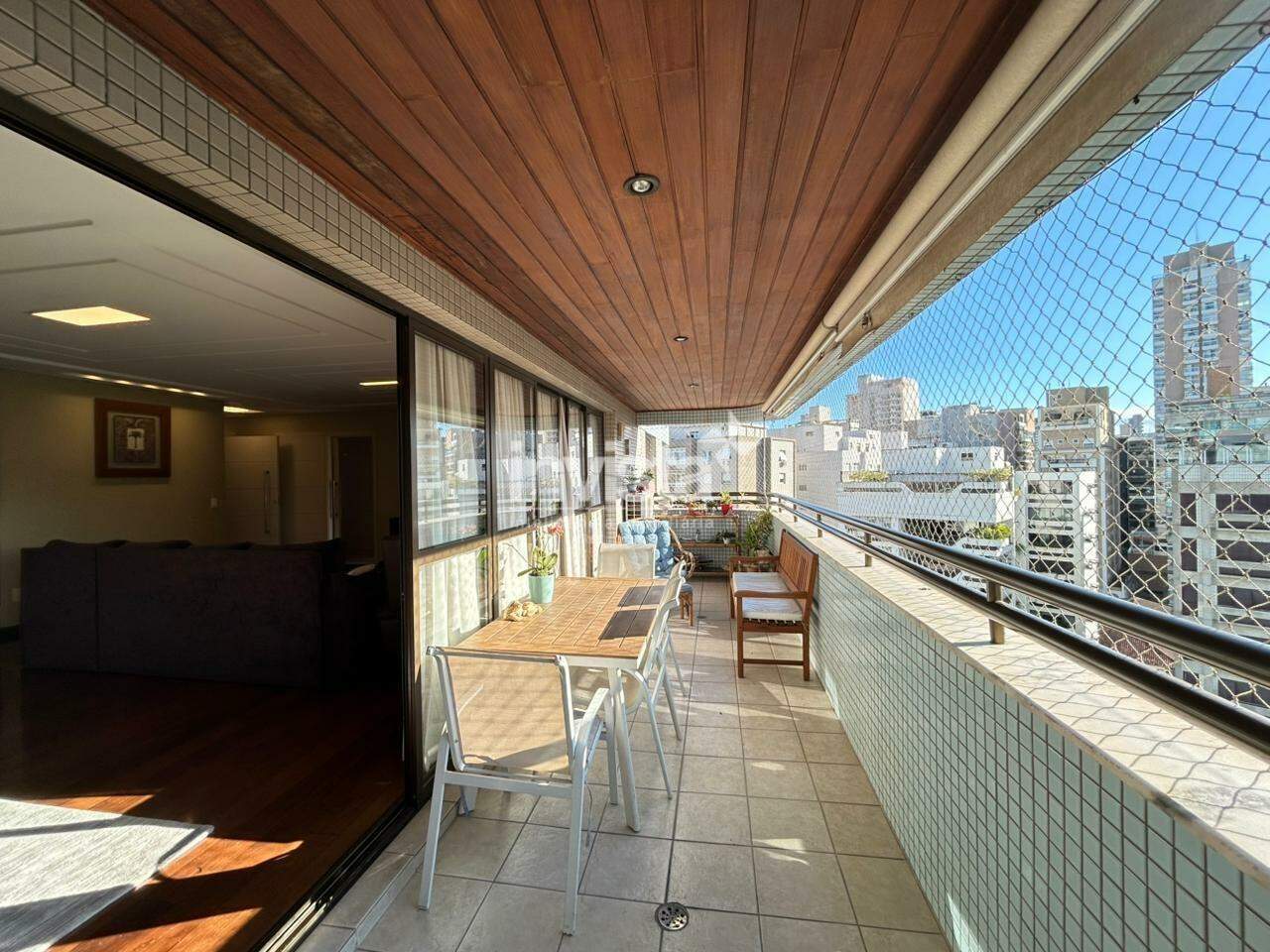 C&oacute;digo: 42813 R$ 2.970.000,00 Apartamento &agrave; venda em Santos-SP no bairro Boqueir&atilde;o, com 4 dormit&oacute;rios e 212m&sup2; 212 m&sup2; 4 quartos 3 vagas - Santos