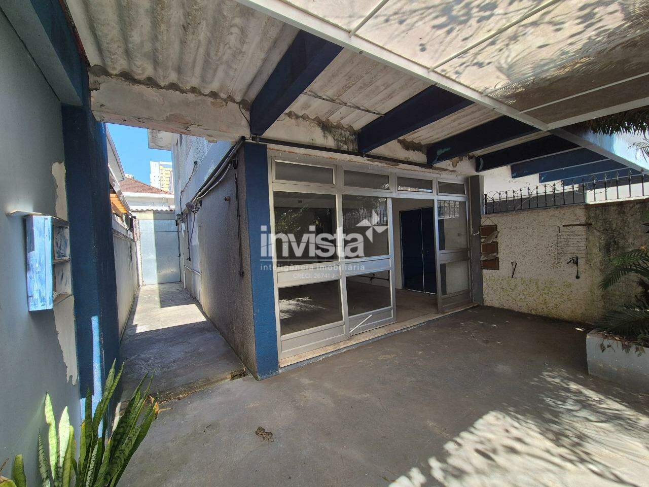 Casa &agrave; venda no bairro Encruzilhada - Santos