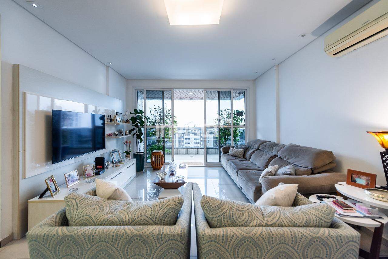 C&oacute;digo: 42938 R$ 2.400.000,00 Apartamento &agrave; venda em Santos-SP no bairro Aparecida, com 3 dormit&oacute;rios e 180m&sup2; 180 m&sup2; 3 quartos 2 vagas - Santos