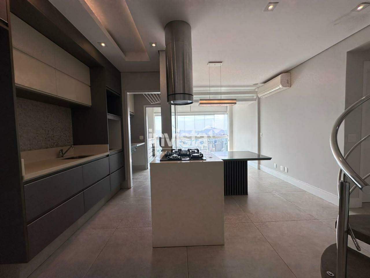 C&oacute;digo: 42953 R$ 10.000,00 Cobertura para alugar em Santos-SP no bairro Boqueir&atilde;o, com 2 dormit&oacute;rios e 140m&sup2; 140 m&sup2; 2 quartos 2 vagas - Santos