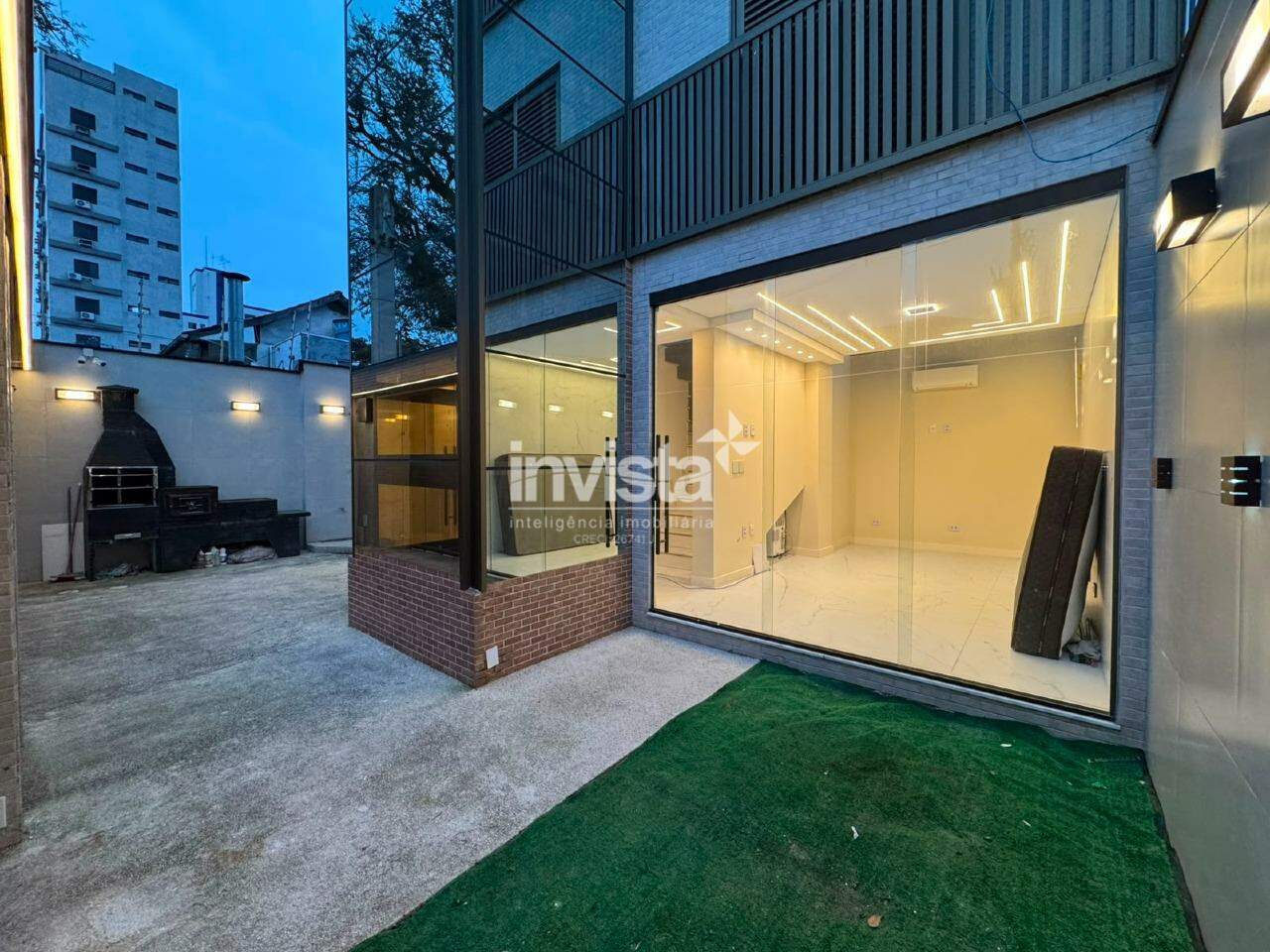 C&oacute;digo: 43166 R$ 15.000,00 Casa Triplex para alugar em Santos-SP no bairro Campo Grande, com 3 dormit&oacute;rios e 260m&sup2; 260 m&sup2; 3 quartos 1 vaga - Santos