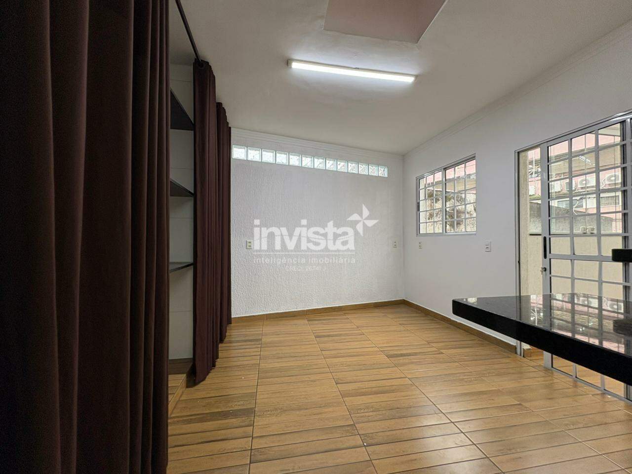 Casa &agrave; venda no bairro Encruzilhada - Santos