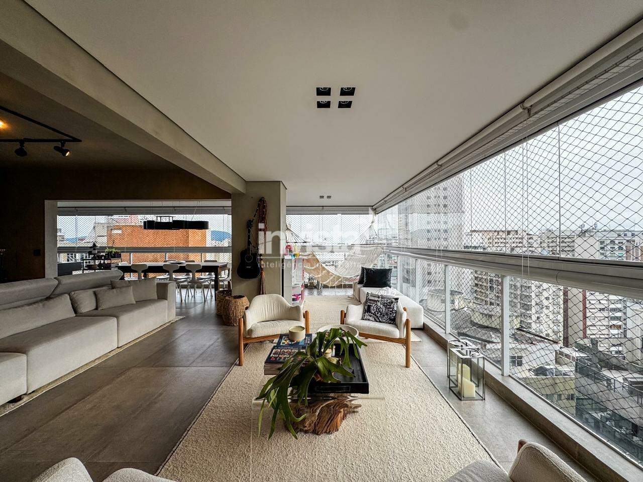 C&oacute;digo: 43268 R$ 4.100.000,00 Apartamento &agrave; venda em Santos-SP no bairro Gonzaga, com 3 dormit&oacute;rios e 207m&sup2; 207 m&sup2; 3 quartos 4 vagas - Santos