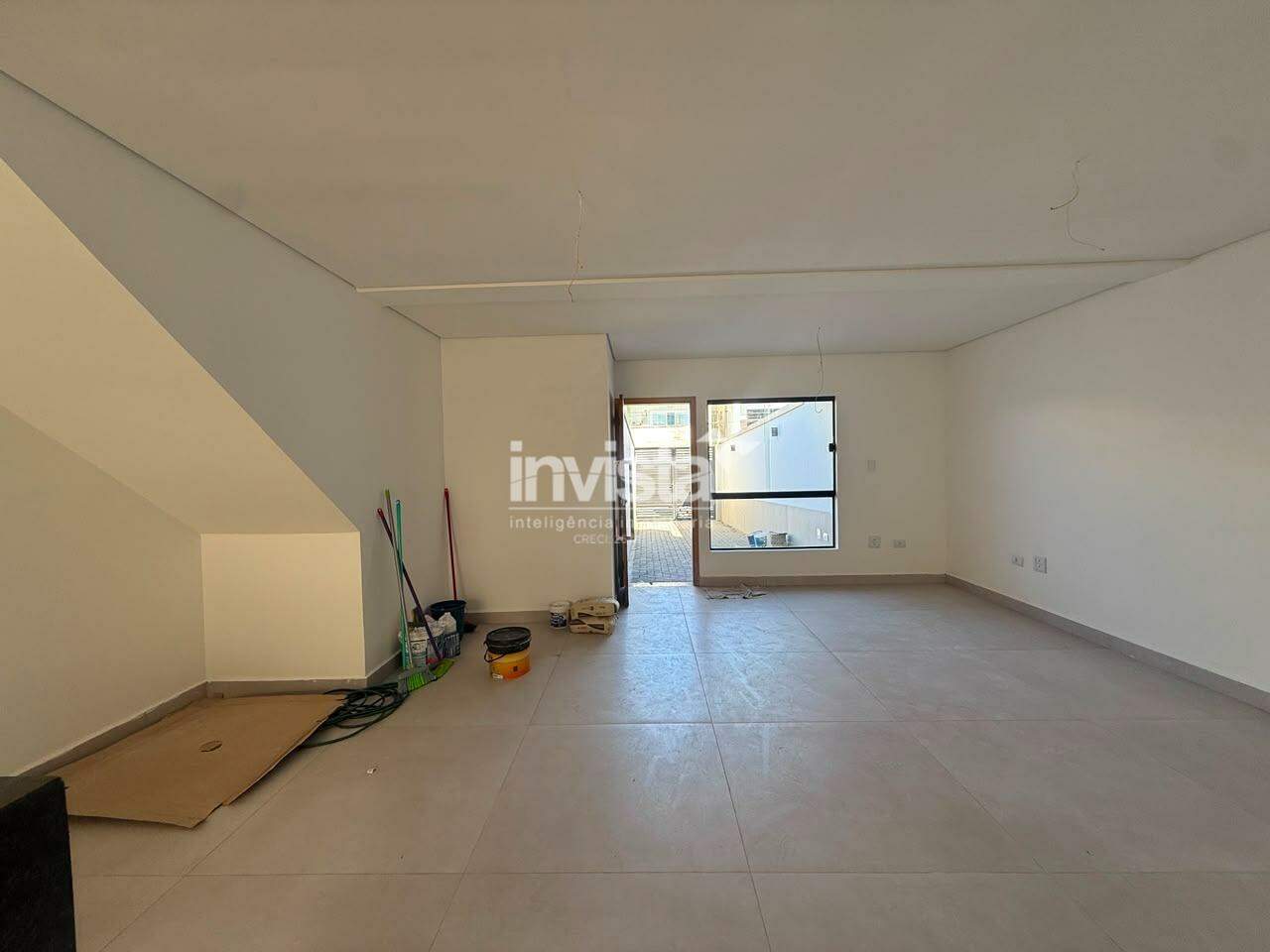 C&oacute;digo: 43451 R$ 7.000,00 Casa Sobreposta Baixa para alugar em Santos-SP no bairro Estu&aacute;rio, com 3 dormit&oacute;rios e 96m&sup2; 96 m&sup2; 3 quartos 2 vagas - Santos