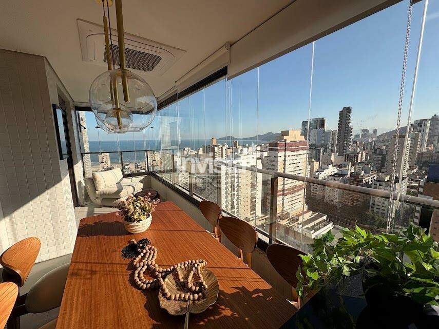 C&oacute;digo: 43461 R$ 14.000,00 Apartamento para alugar em Santos-SP no bairro Gonzaga, com 2 dormit&oacute;rios e 106m&sup2; 106 m&sup2; 2 quartos 2 vagas - Santos