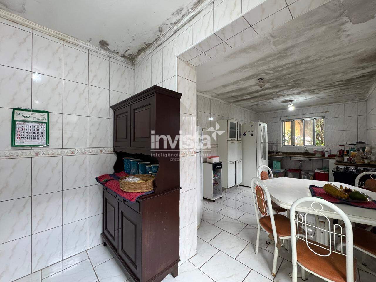 Casa &agrave; venda no bairro Encruzilhada - Santos