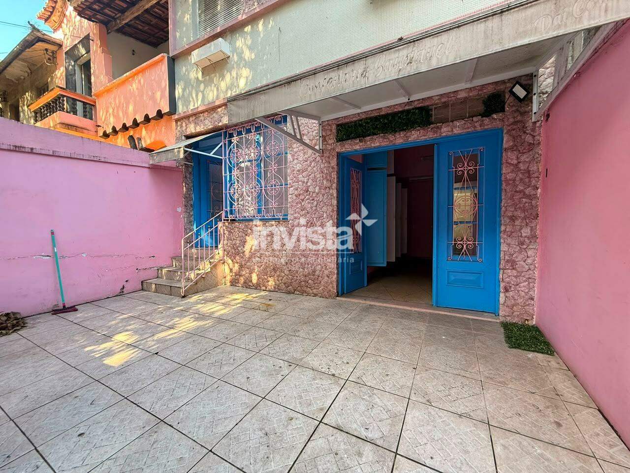 C&oacute;digo: 43517 R$ 1.300.000,00 Casa &agrave; venda em Santos-SP no bairro Gonzaga, com 3 dormit&oacute;rios e 154m&sup2; 154 m&sup2; 3 quartos 2 vagas - Santos