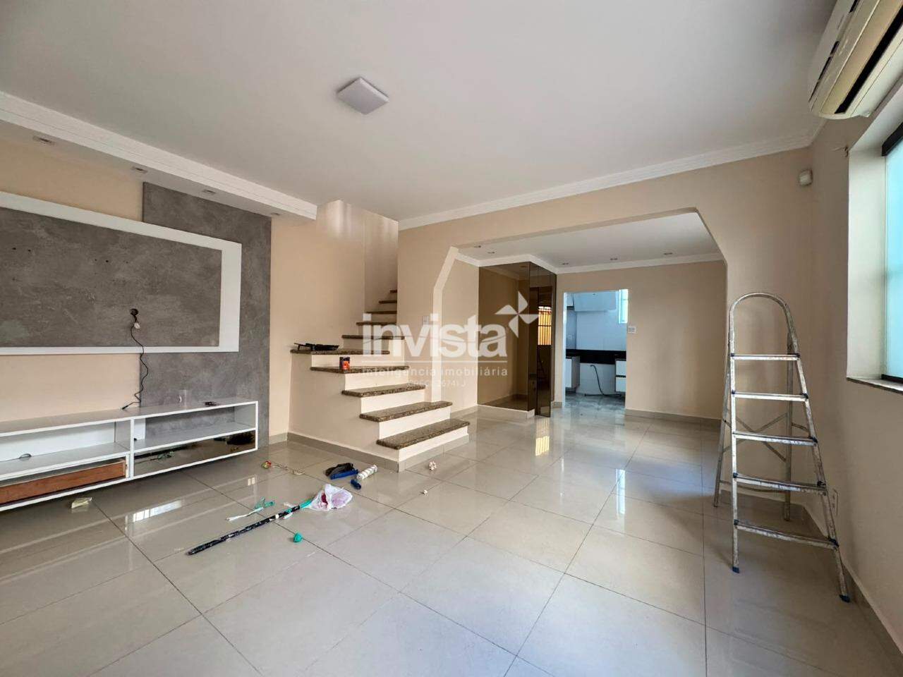 C&oacute;digo: 43836 R$ 5.500,00 Casa Villagio para alugar em Santos-SP no bairro Embar&eacute;, com 3 dormit&oacute;rios e 108m&sup2; 108 m&sup2; 3 quartos 1 vaga - Santos