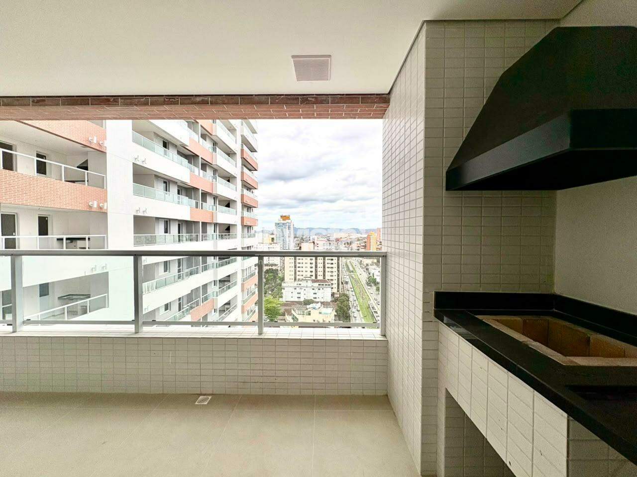 C&oacute;digo: 44007 R$ 1.060.000,00 Apartamento &agrave; venda em Santos-SP no bairro Encruzilhada, com 2 dormit&oacute;rios e 73m&sup2; 73 m&sup2; 2 quartos 1 vaga - Santos