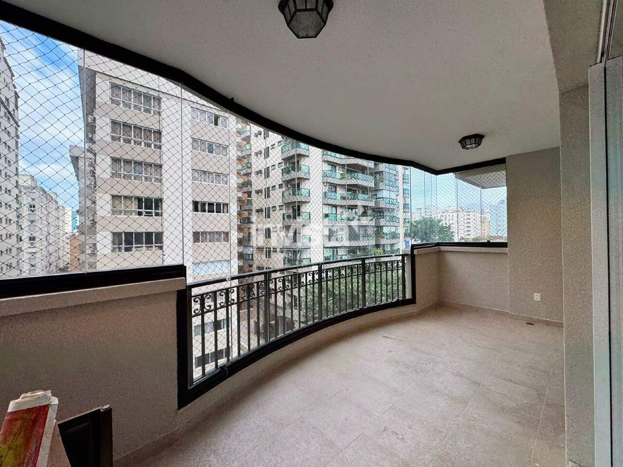 C&oacute;digo: 44218 R$ 12.000,00 Apartamento para alugar em Santos-SP no bairro Boqueir&atilde;o, com 4 dormit&oacute;rios e 160m&sup2; 160 m&sup2; 4 quartos 3 vagas - Santos