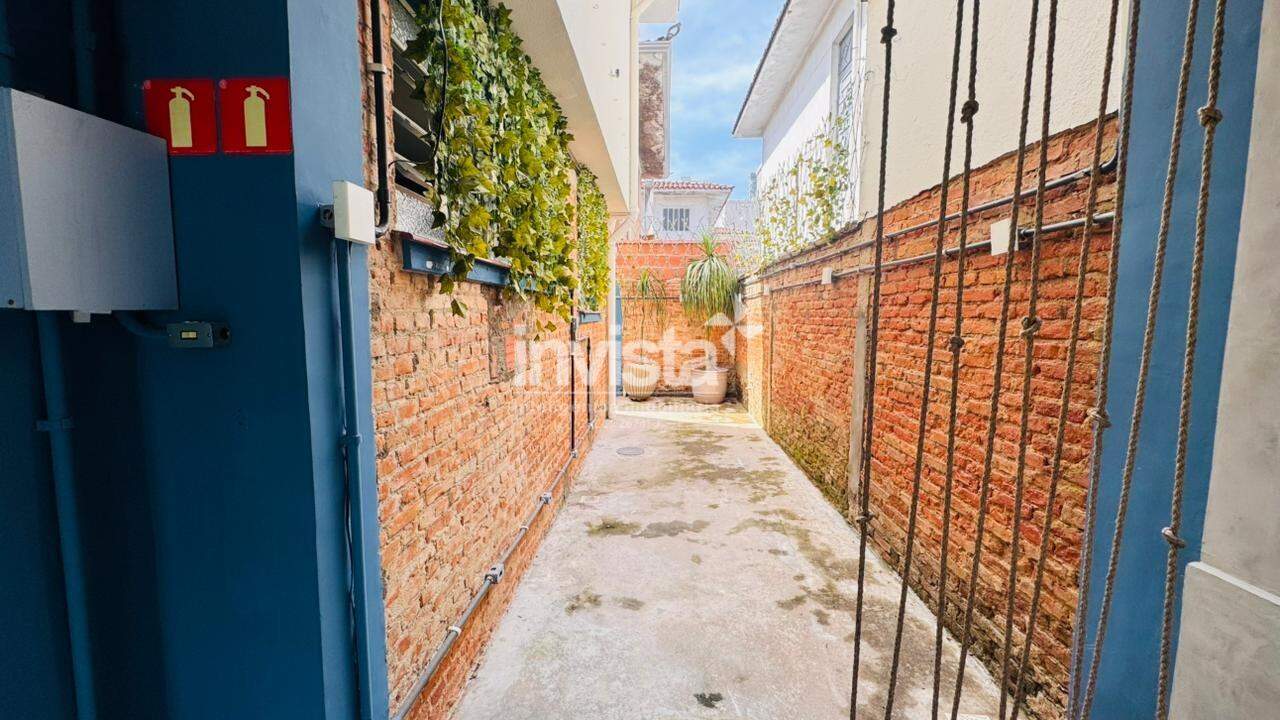Casa Geminada para aluguel no bairro Gonzaga - Santos