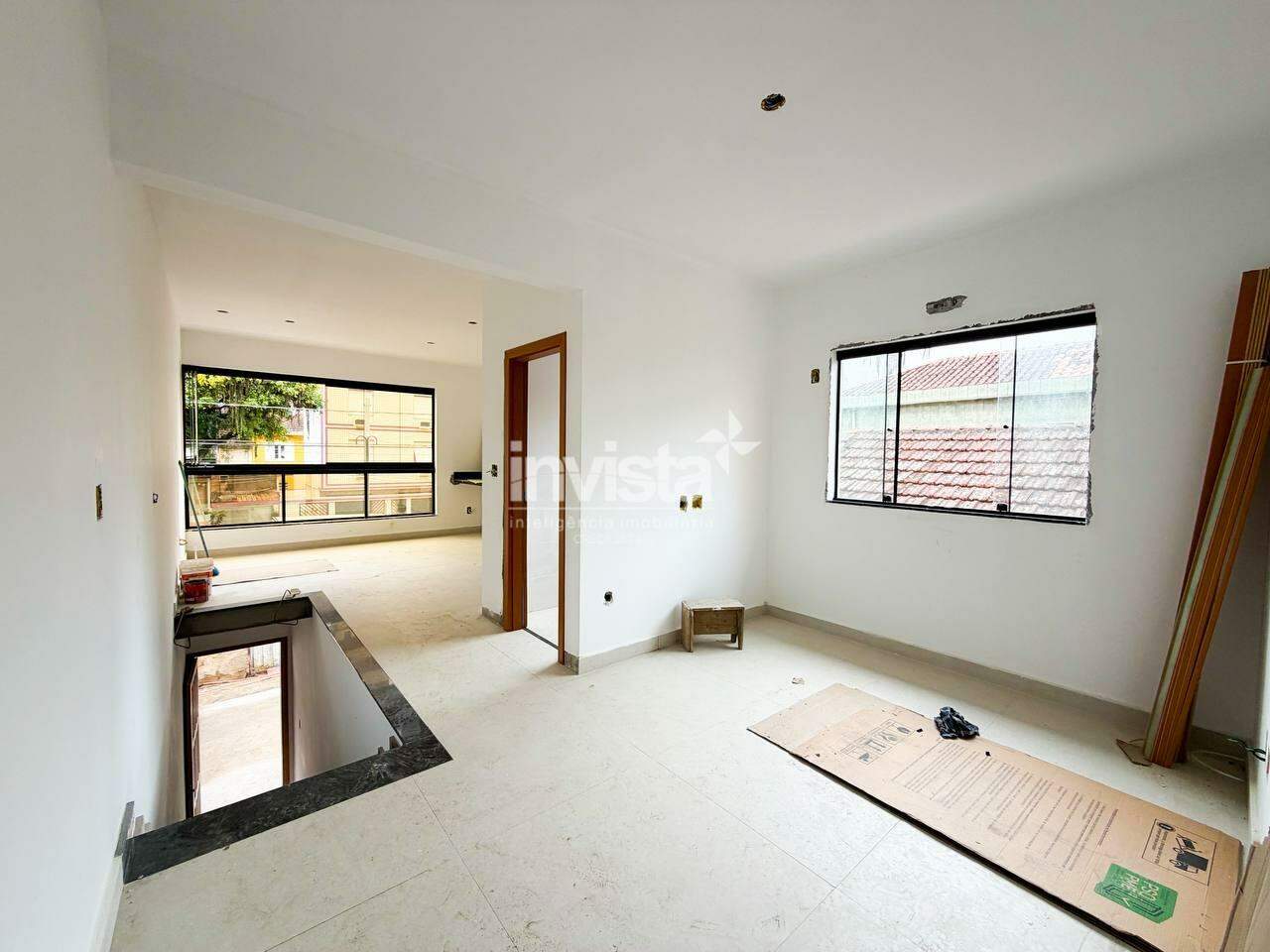 C&oacute;digo: 44464 R$ 810.000,00 Casa Sobreposta Alta &agrave; venda em Santos-SP no bairro Marap&eacute;, com 3 dormit&oacute;rios e 80m&sup2; 80 m&sup2; 3 quartos 1 vaga - Santos