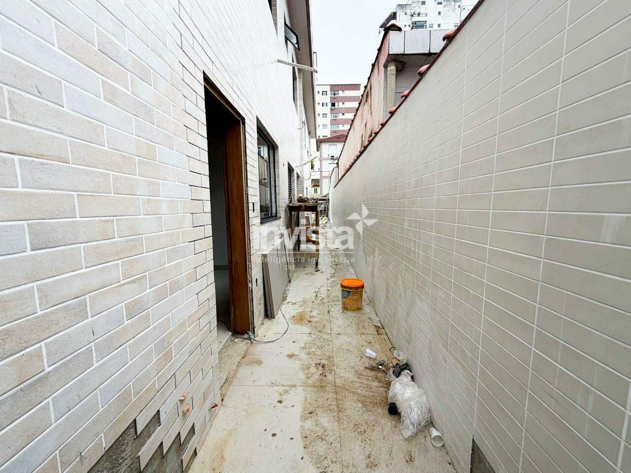 Casa Sobreposta Baixa &agrave; venda no bairro Marap&eacute; - Santos