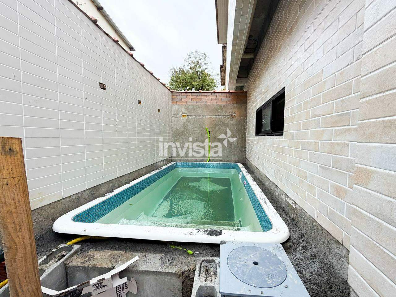 C&oacute;digo: 44465 R$ 870.000,00 Casa Sobreposta Baixa &agrave; venda em Santos-SP no bairro Marap&eacute;, com 3 dormit&oacute;rios e 80m&sup2; 80 m&sup2; 3 quartos 1 vaga - Santos