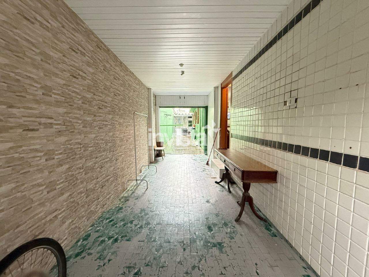 C&oacute;digo: 44490 R$ 1.100.000,00 Casa &agrave; venda em Santos-SP no bairro Vila Mathias, com 5 dormit&oacute;rios e 220m&sup2; 220 m&sup2; 5 quartos 2 vagas - Santos