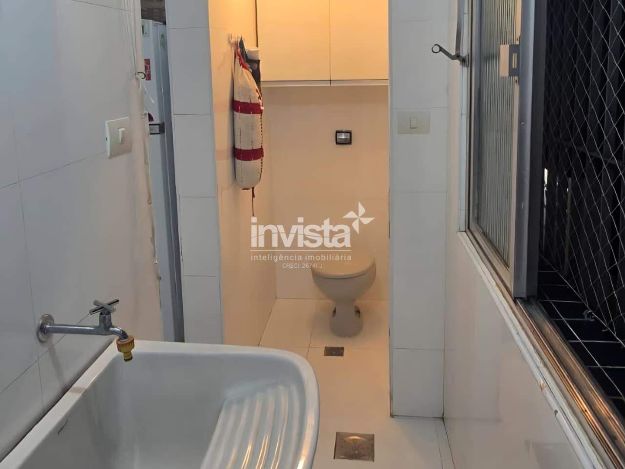 Apartamento &agrave; venda 2 dormit&oacute;rios na Vila Mathias, 1&ordm; andar &ndash; Reformado, com &aacute;rea externa e excelente localiza&ccedil;&atilde;o - Santos