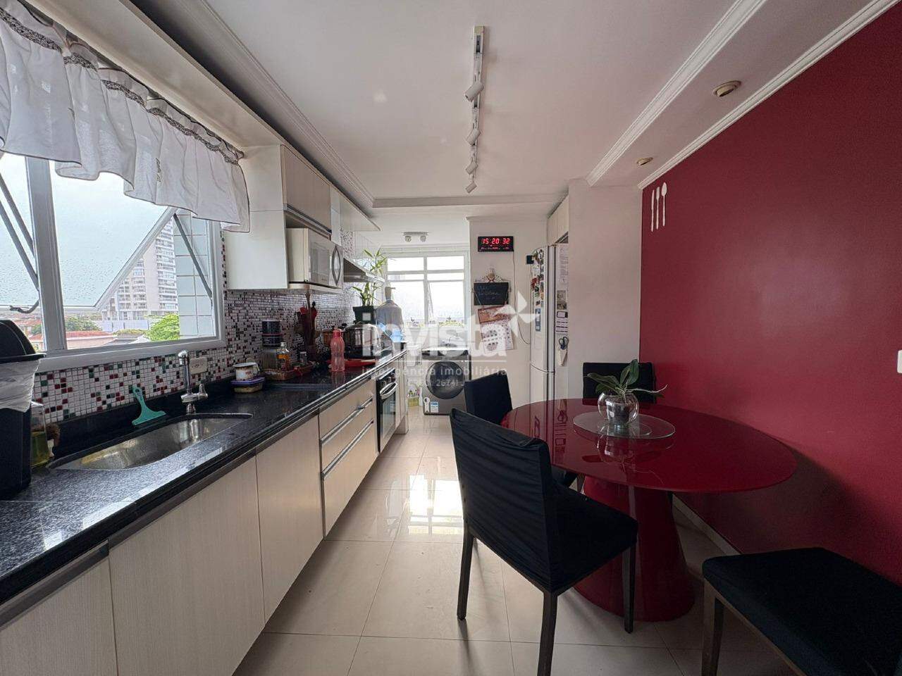 Cobertura &agrave; venda em Santos com 2 dormit&oacute;rios, terra&ccedil;o e &aacute;rea gourmet - Santos
