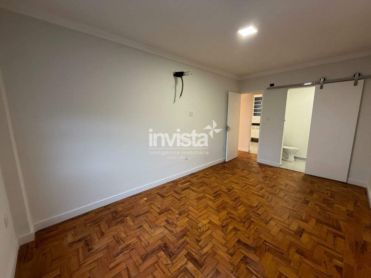 Apartamento totalmente reformado no bairro Campo Grande, em Santos. - Santos