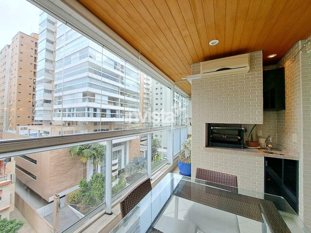 C&oacute;digo: 44620 R$ 2.700.000,00 Apartamento &agrave; venda em Santos-SP no bairro Gonzaga, com 3 dormit&oacute;rios e 215m&sup2; 215 m&sup2; 3 quartos 2 vagas - Santos