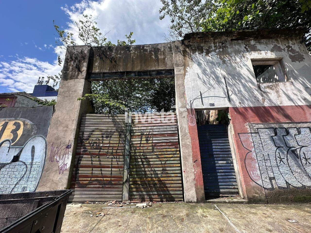 C&oacute;digo: 44708 R$ 6.000,00 Terreno para alugar em Santos-SP no bairro Encruzilhada, com 0 dormit&oacute;rio e 300m&sup2; 300 m&sup2; 0 quartos 0 vagas - Santos